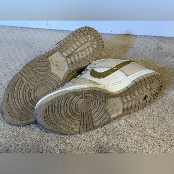Women’s Nike Dunk Low Gold Swoosh Basketball Shoes Sneakers Size 8 - Picture 5 of 5